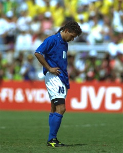回到1994世足冠軍賽。憂鬱王子Roberto Baggio(巴吉歐)讓我愛上足球